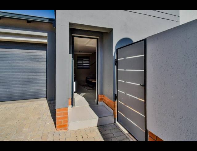 3 BEDROOM TOWNHOUSE FOR SALE IN MONTANA